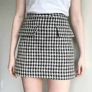 H&M plaid tweed mini skirt with pockets